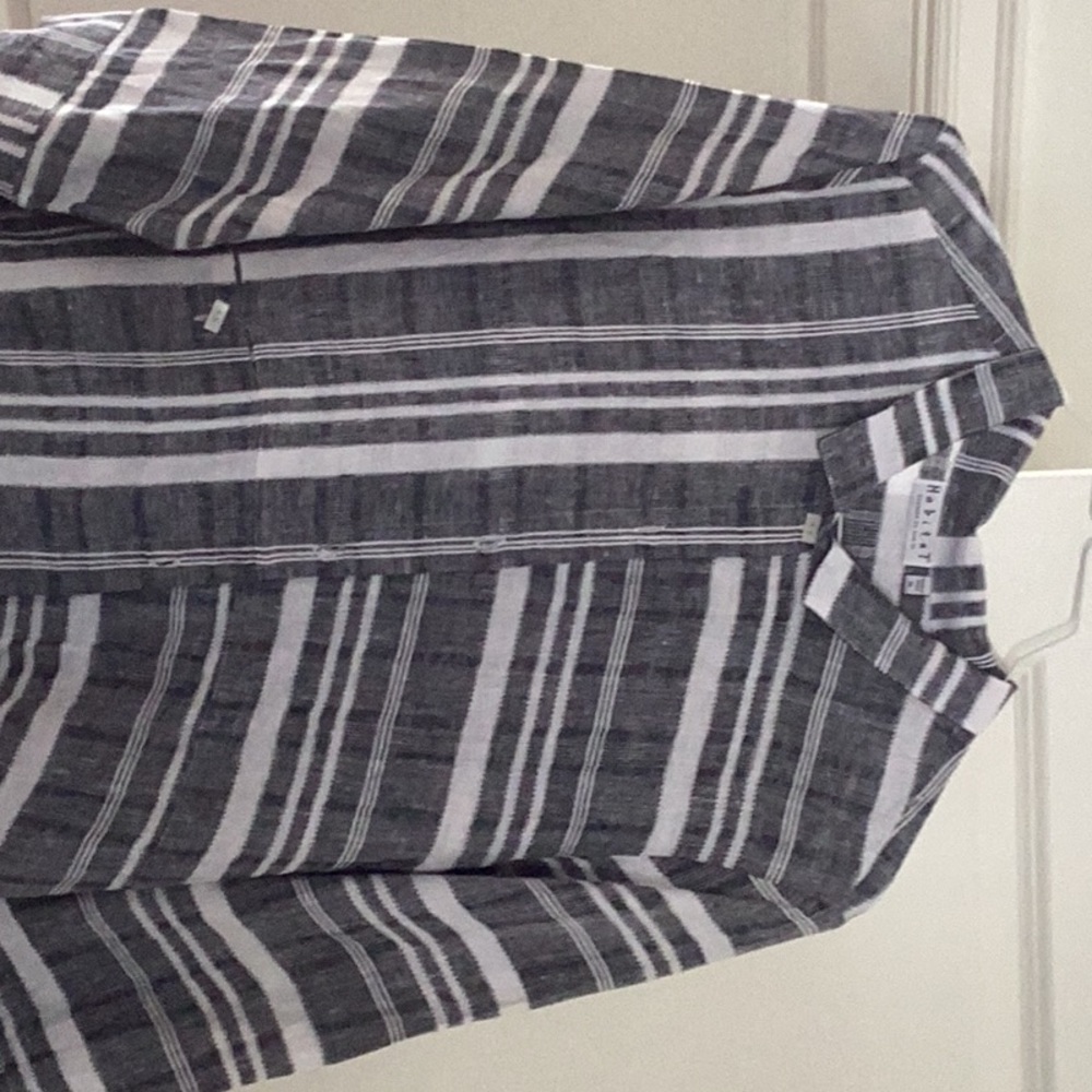 Cute black and white size xl Habitat top